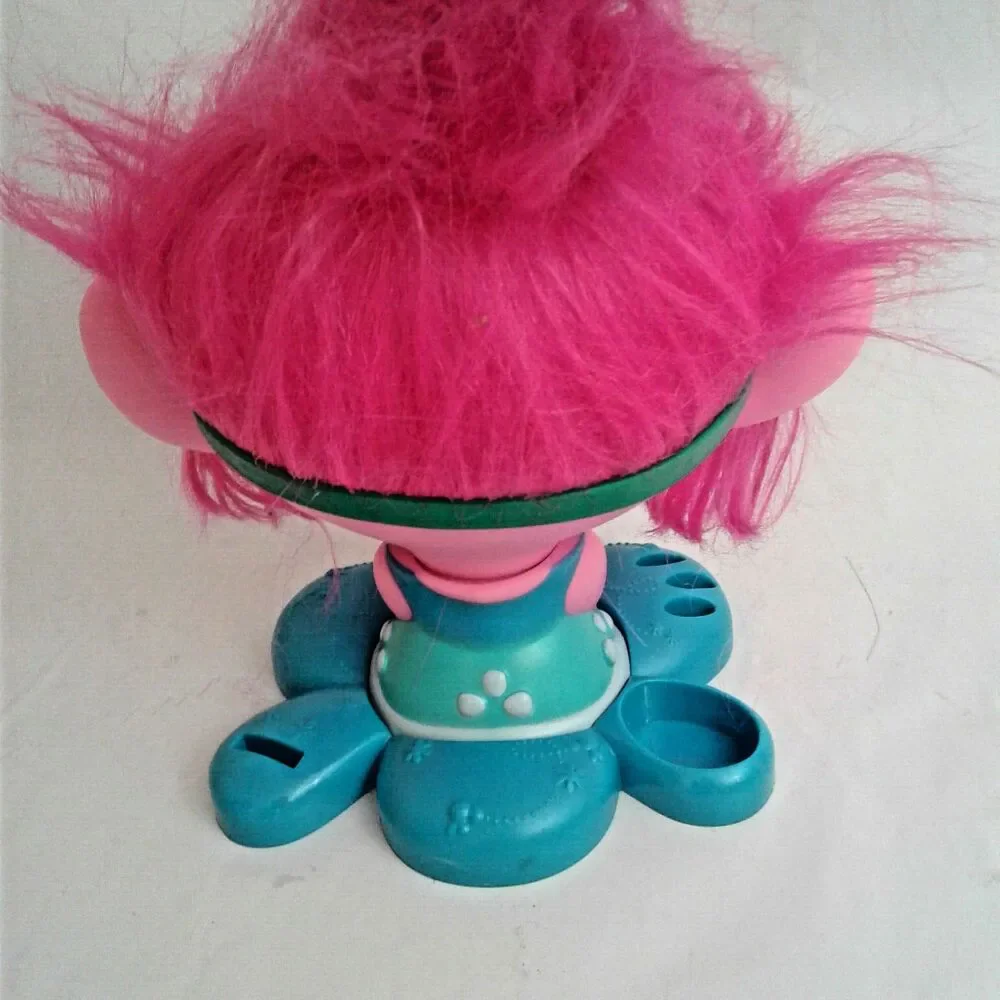 Just Play Trolls Poppy Pink Roll Play Pretend Styling Station Standing Head 12